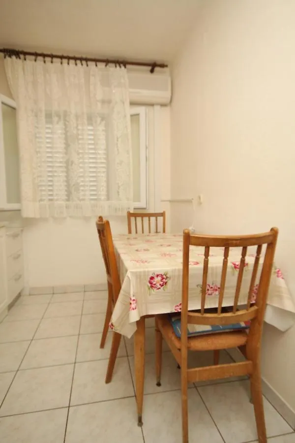 ולי ראט Apartment Verunic 8104A